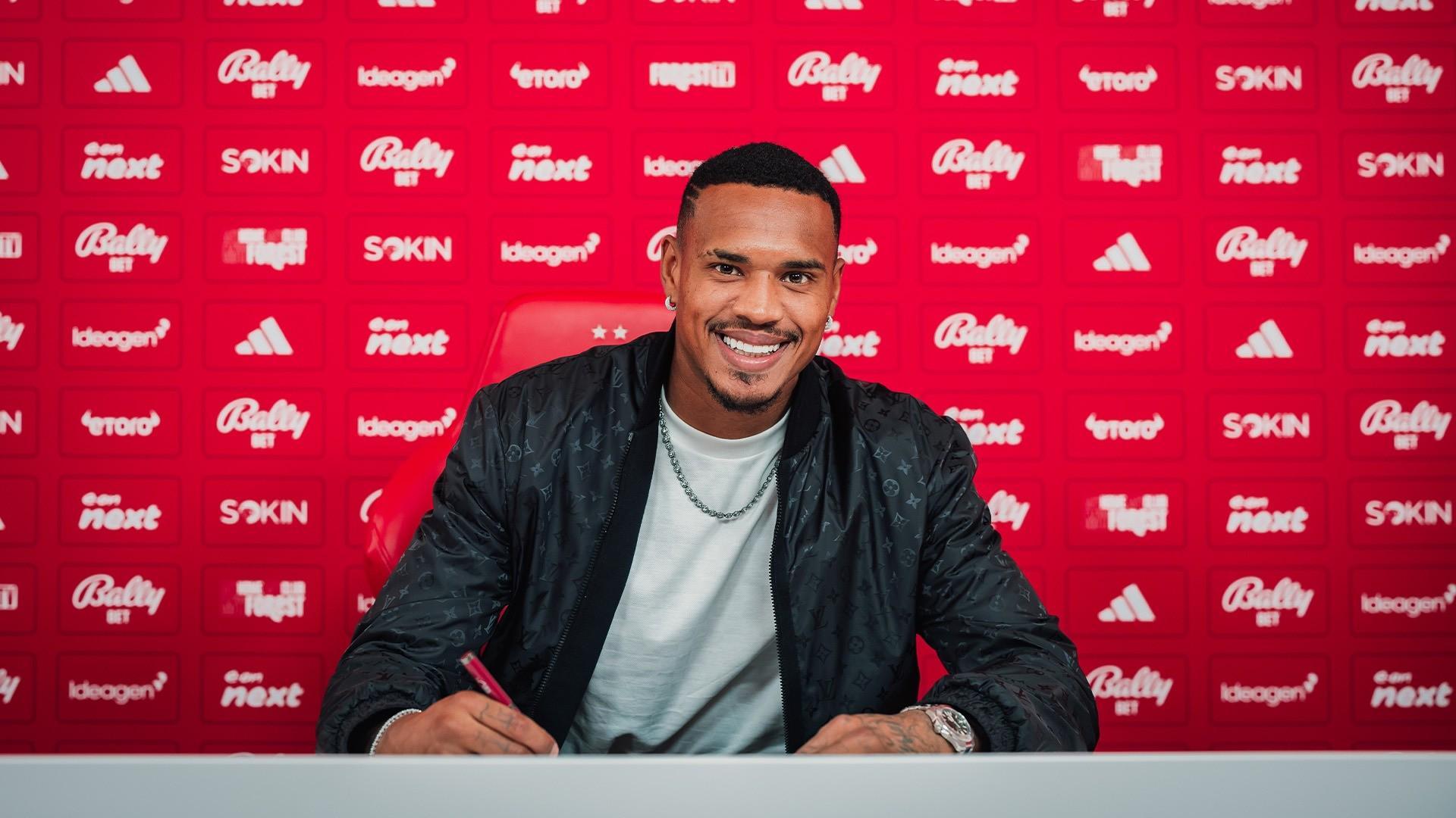 官方：诺丁汉森林签下博塔弗戈门将约翰-维克托，签约3年