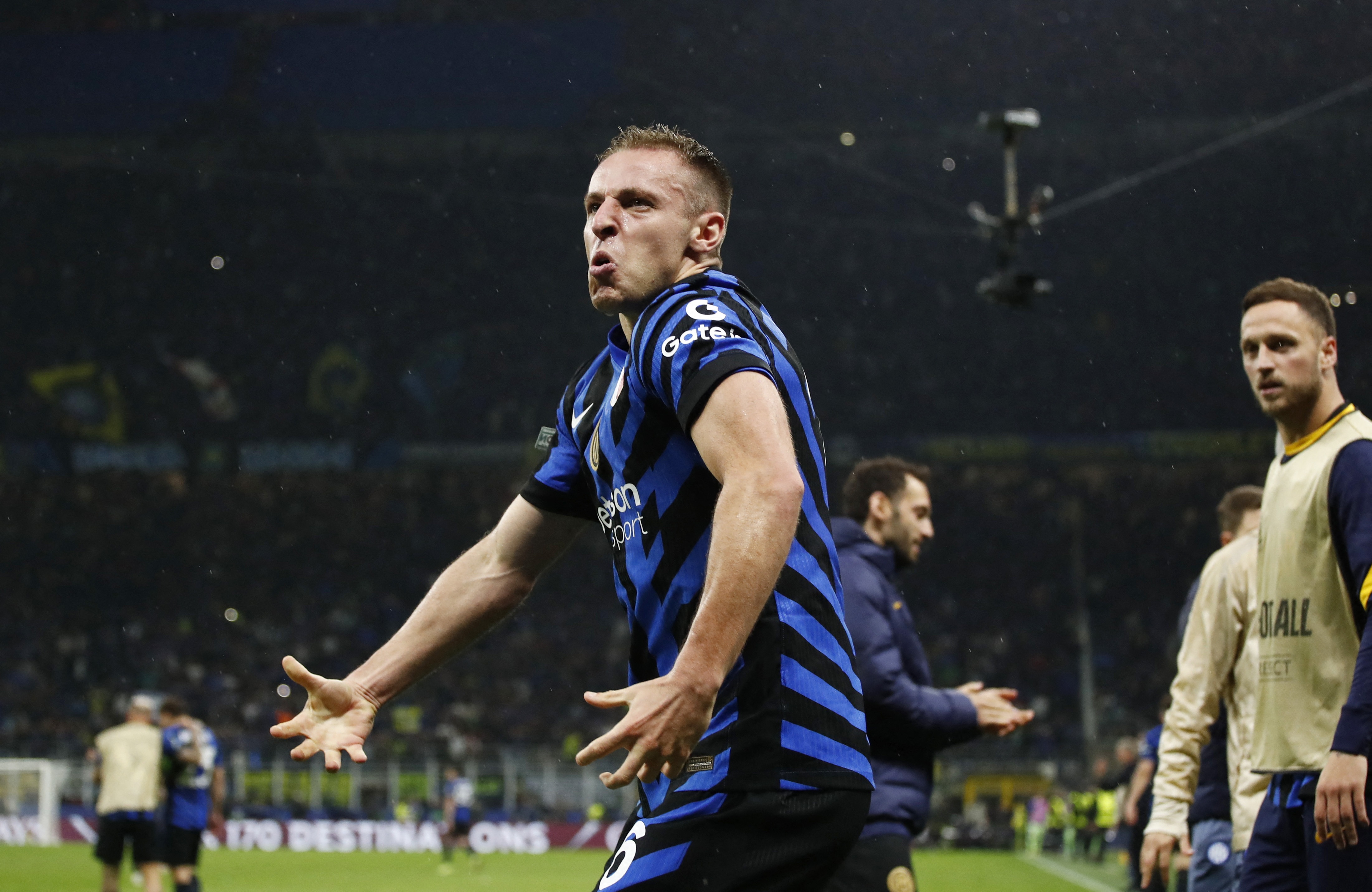 记者：加拉塔萨雷搁置对弗拉泰西的兴趣，英超俱乐部关注球员